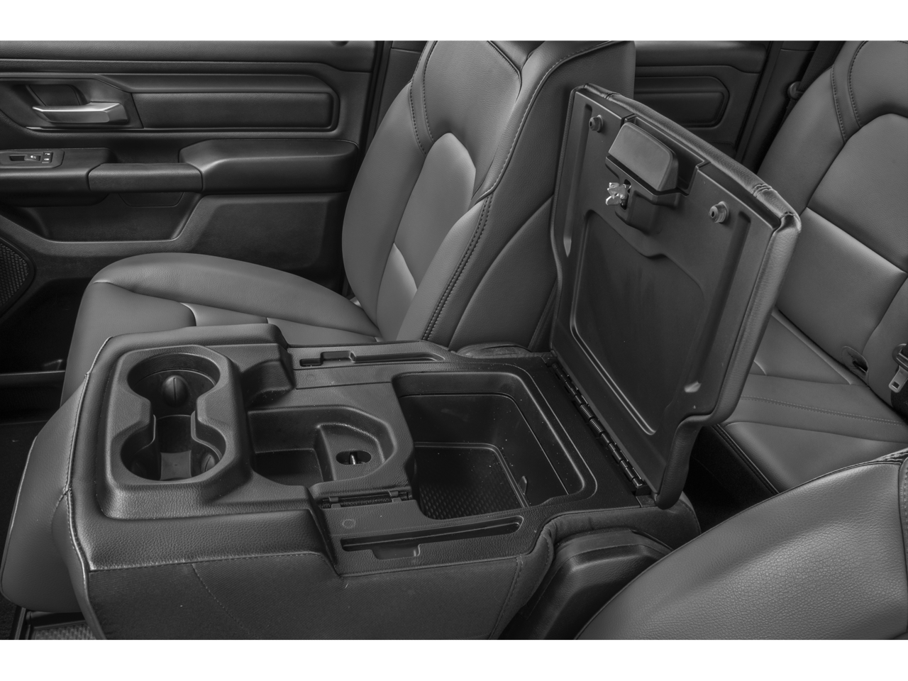 2026 RAM 1500 RAM 1500 TRADESMAN QUAD CAB 4X2 6'4' BOX