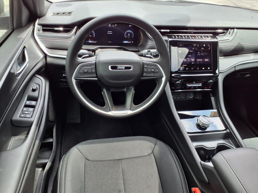 2025 Jeep Grand Cherokee GRAND CHEROKEE LAREDO X 4X2