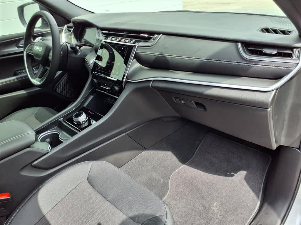 2025 Jeep Grand Cherokee GRAND CHEROKEE LAREDO X 4X2