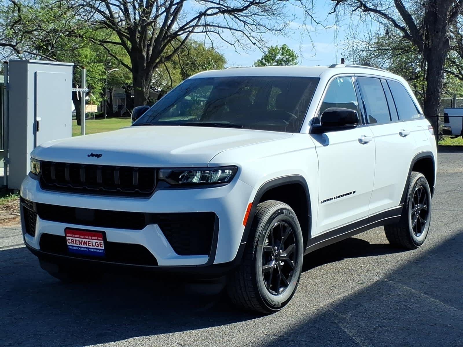 2026 Jeep Grand Cherokee GRAND CHEROKEE LAREDO ALTITUDE 4X4