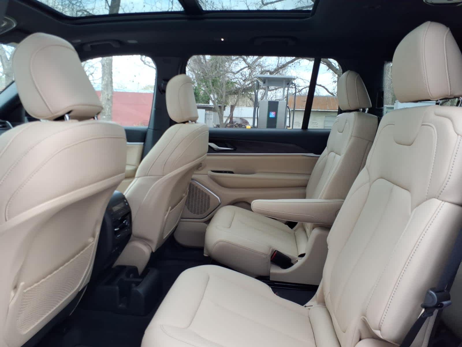 2026 Jeep Grand Cherokee GRAND CHEROKEE L LIMITED 4X2