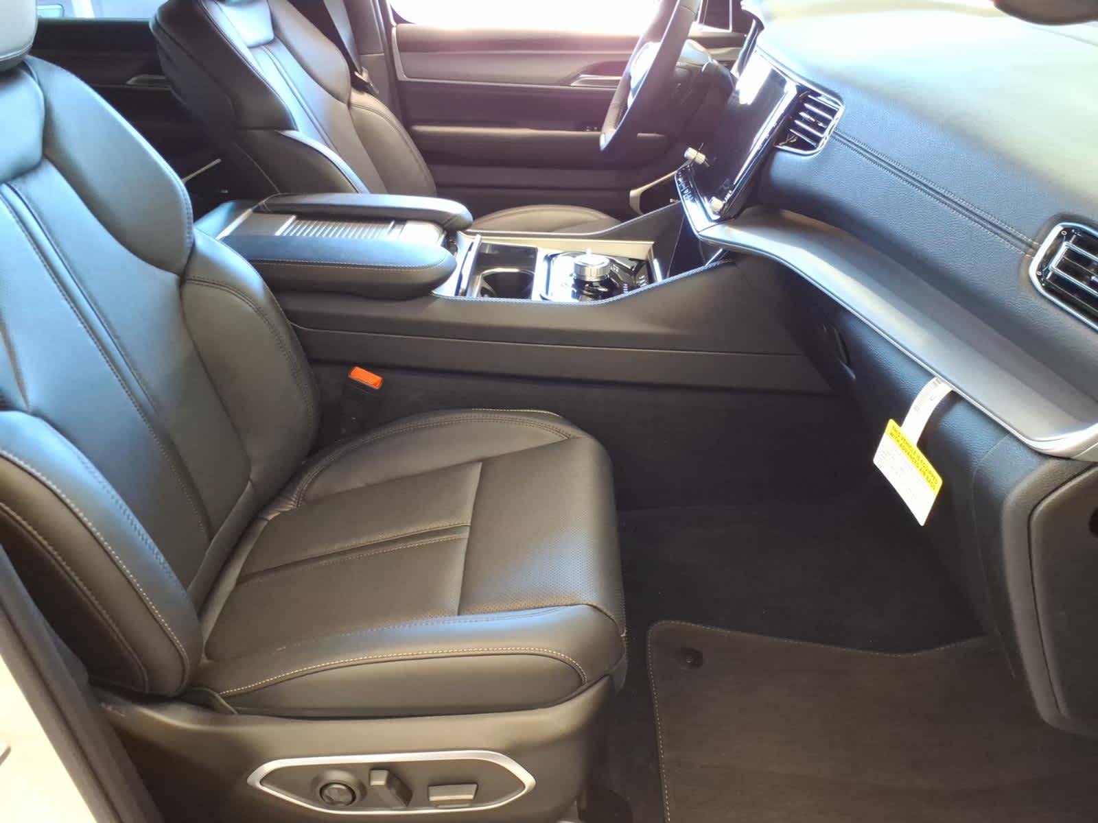 2026 Jeep Grand Wagoneer GRAND WAGONEER LIMITED ALTITUDE 4X4