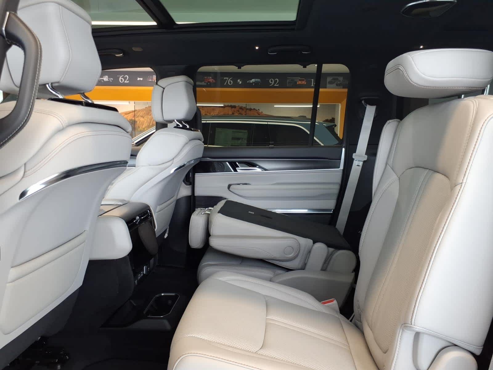 2026 Jeep Grand Wagoneer GRAND WAGONEER SUMMIT OBSIDIAN 4X4