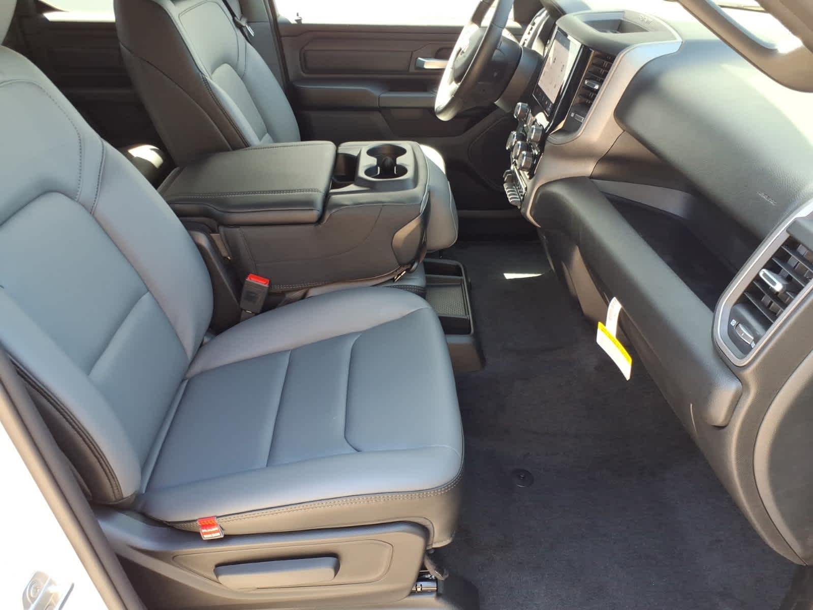 2026 RAM 1500 RAM 1500 TRADESMAN QUAD CAB 4X2 6'4' BOX