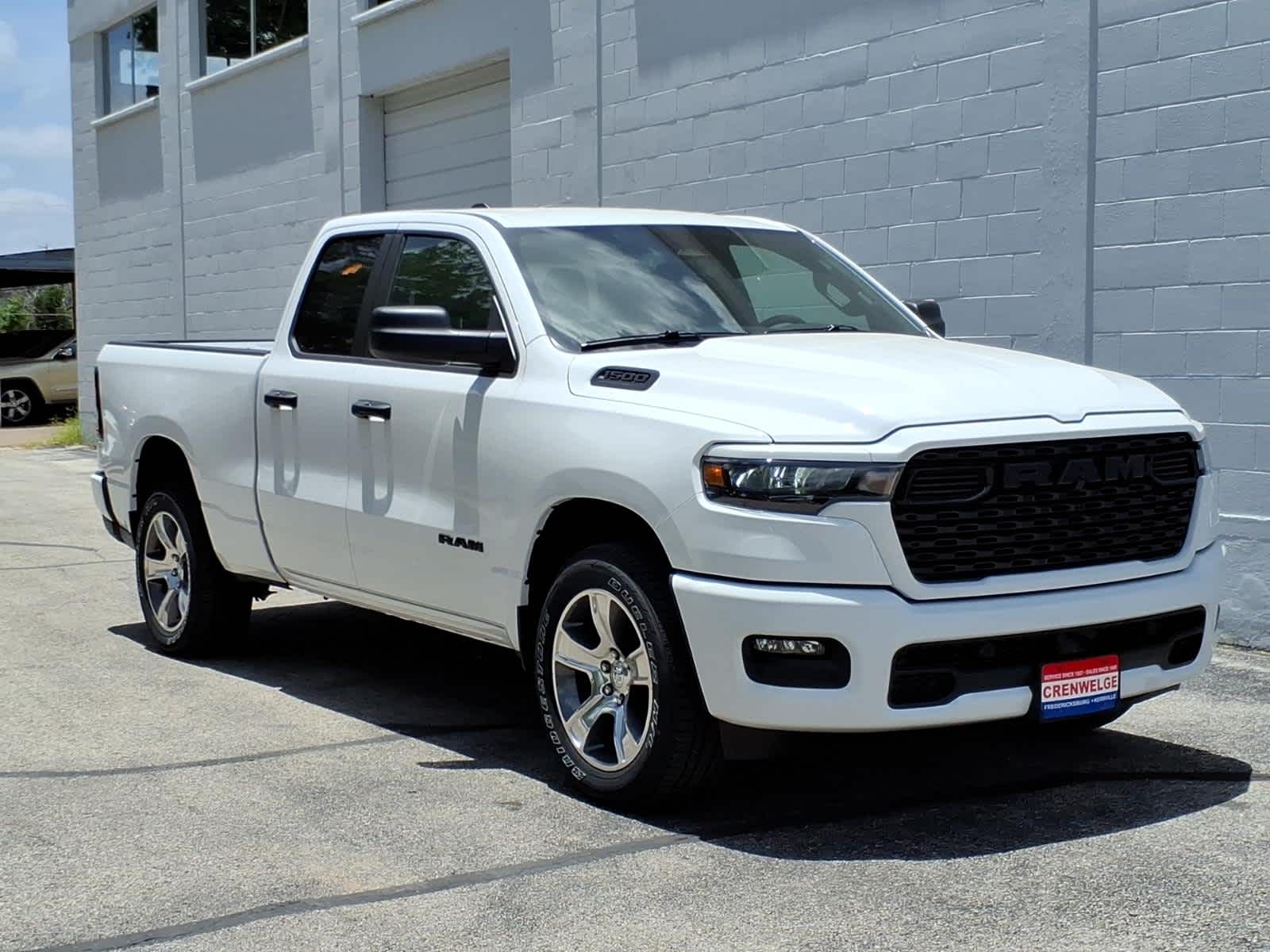 2026 RAM Ram 1500 RAM 1500 EXPRESS QUAD CAB 4X2 6'4' BOX