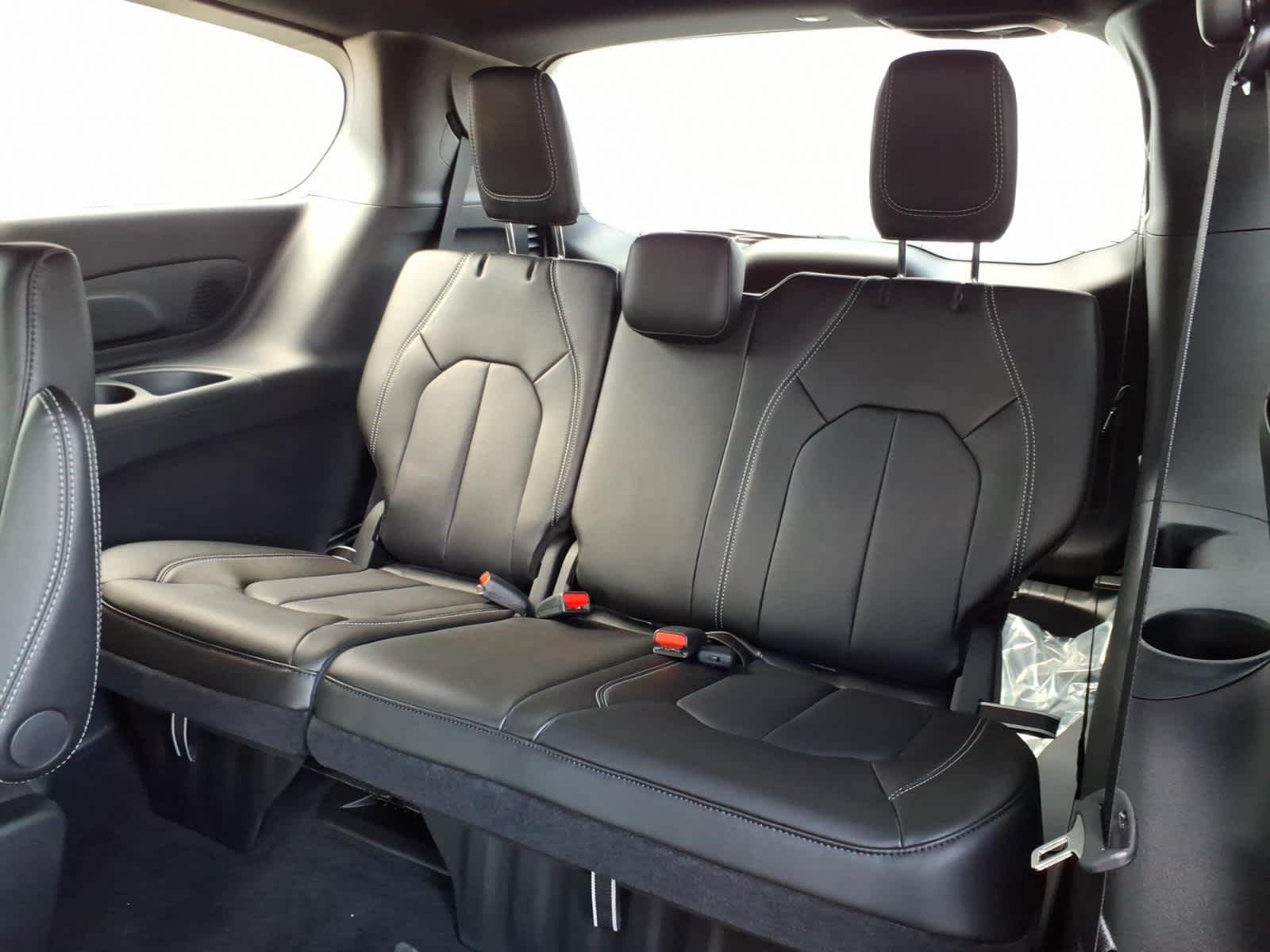2027 Chrysler Pacifica PACIFICA SELECT