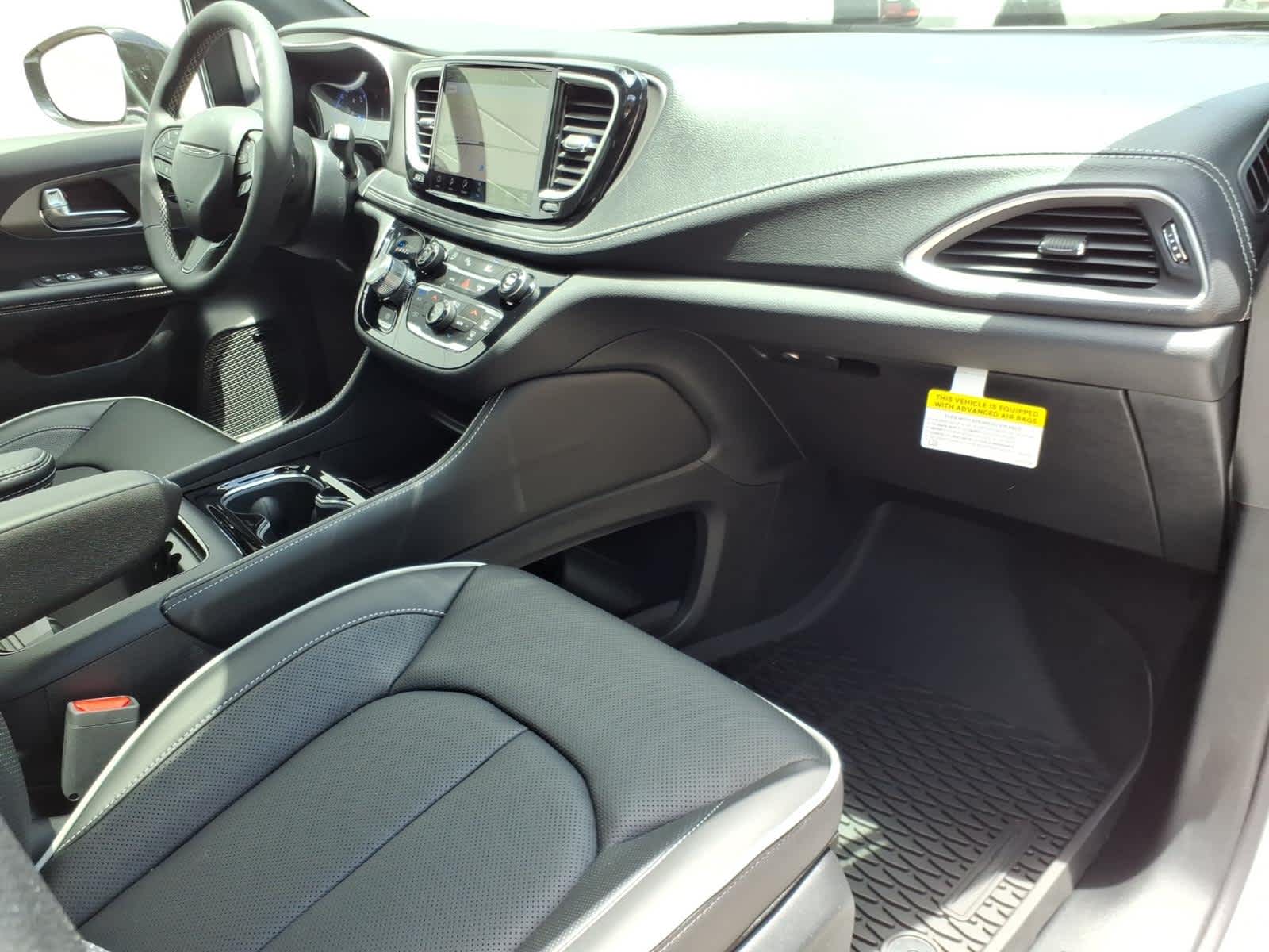 2027 Chrysler Pacifica PACIFICA LIMITED