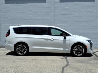 2027 Chrysler Pacifica PACIFICA LIMITED