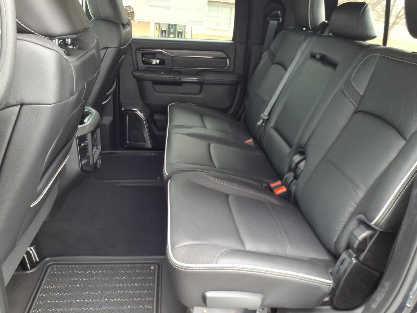 2026 RAM Ram 3500 RAM 3500 LIMITED MEGA CAB 4X4 6'4' BOX