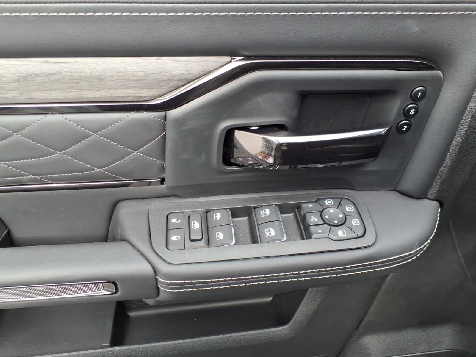 2026 RAM Ram 3500 RAM 3500 LIMITED MEGA CAB 4X4 6'4' BOX