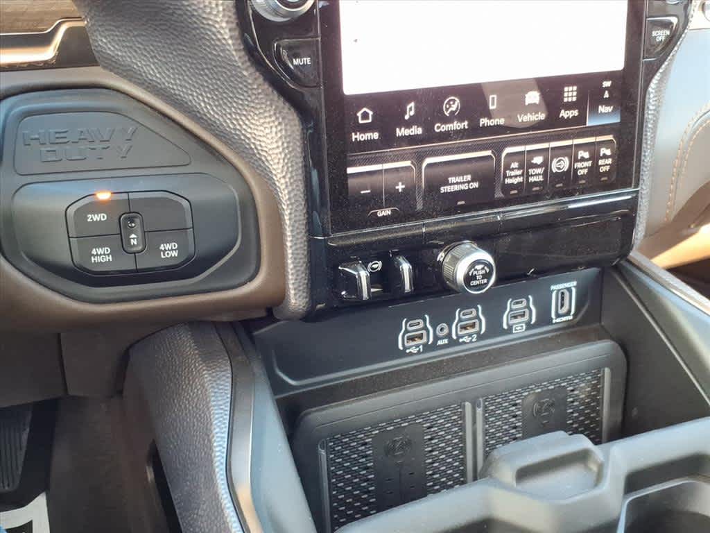 2026 RAM Ram 3500 RAM 3500 LIMITED LONGHORN CREW CAB 4X4 8' BOX