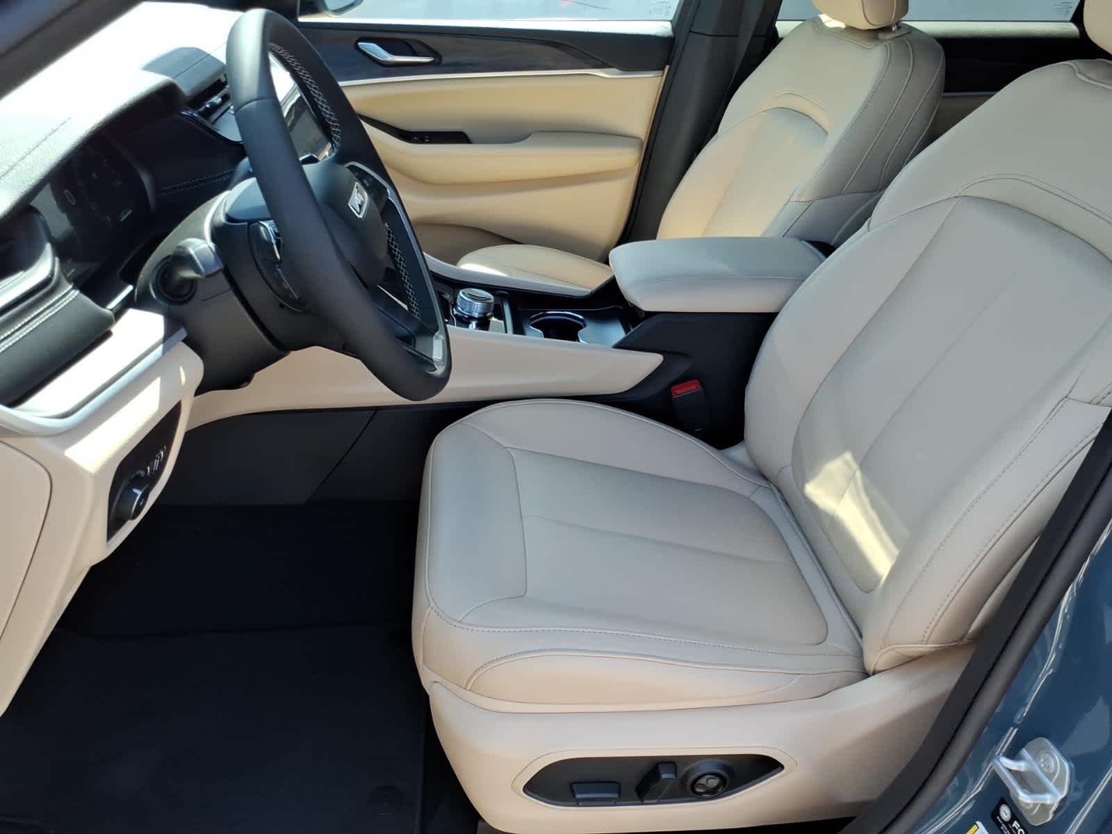 2026 Jeep Grand Cherokee GRAND CHEROKEE L LIMITED 4X4