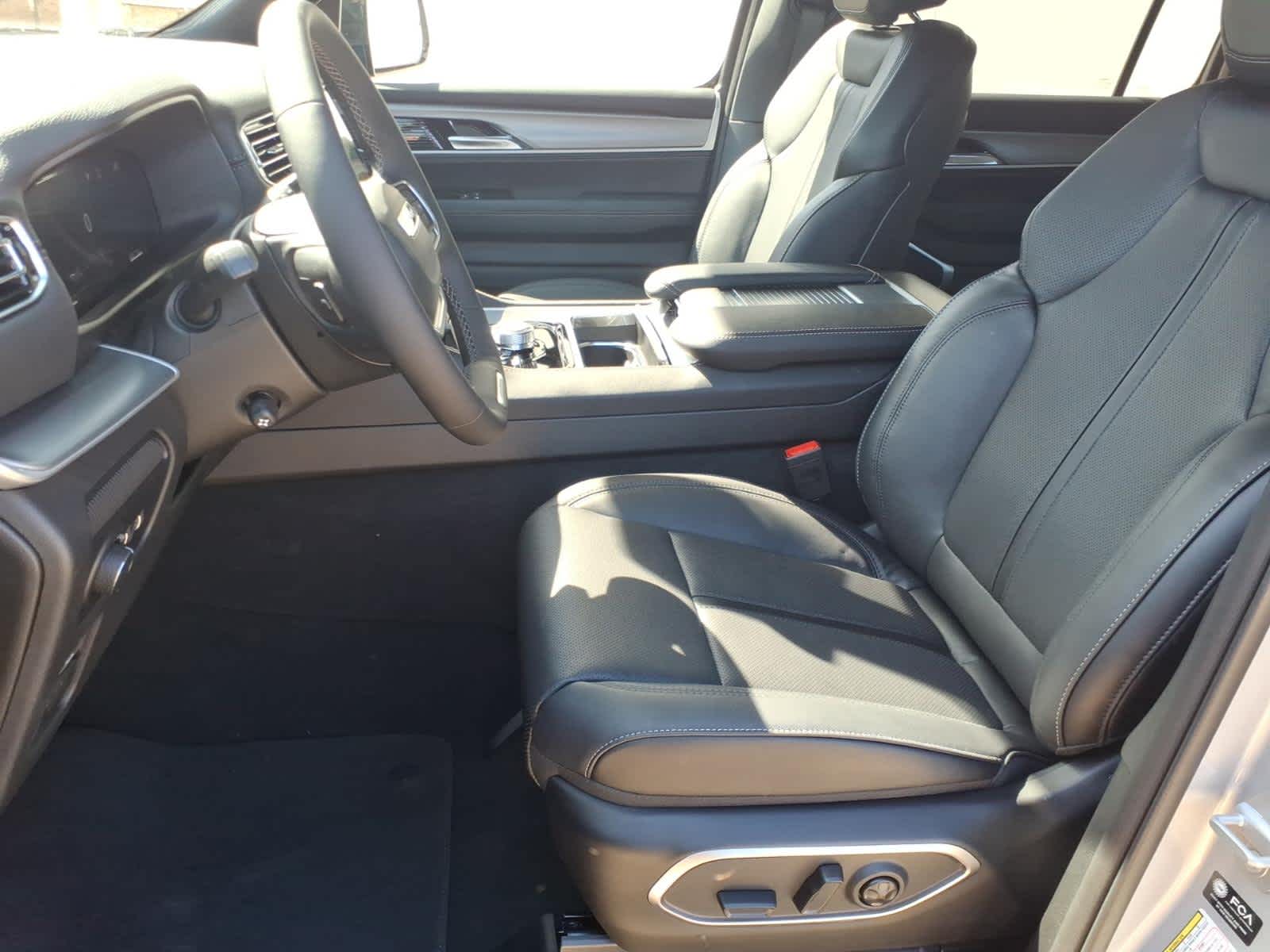 2026 Jeep Grand Wagoneer GRAND WAGONEER LIMITED ALTITUDE 4X4