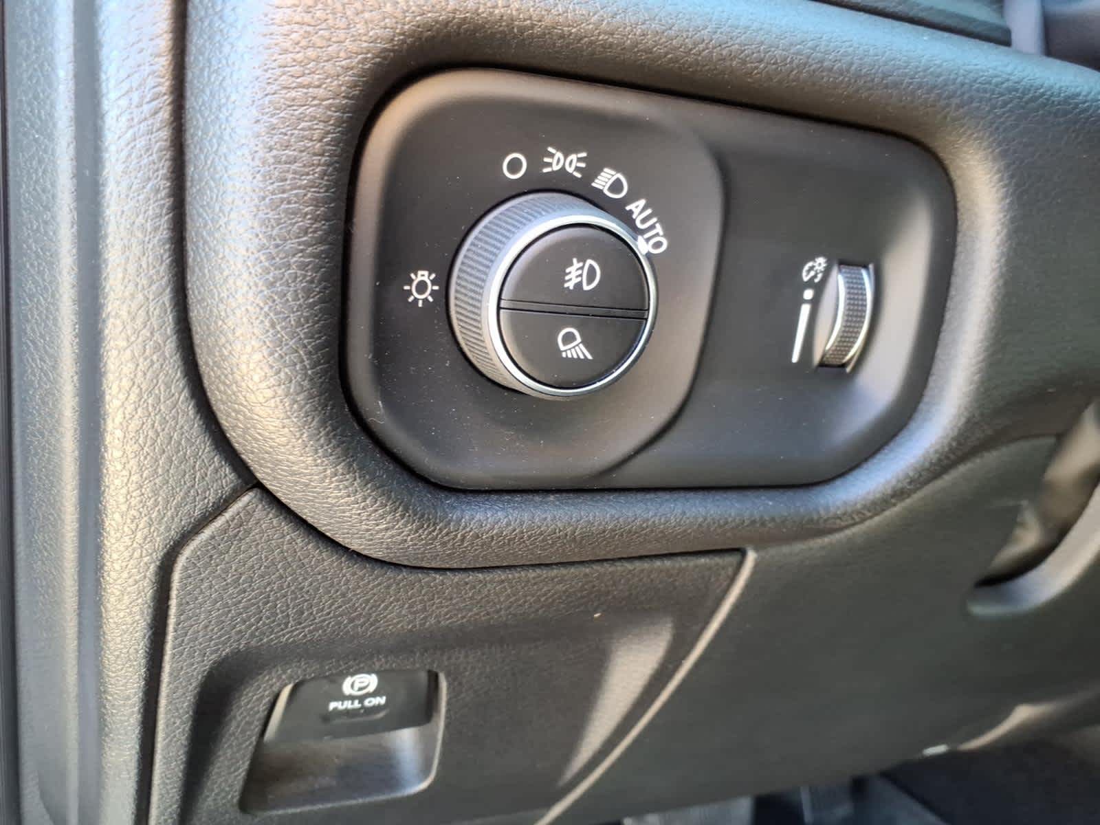 2025 RAM 1500 Warlock Crew Cab 4x4 5'7' Box