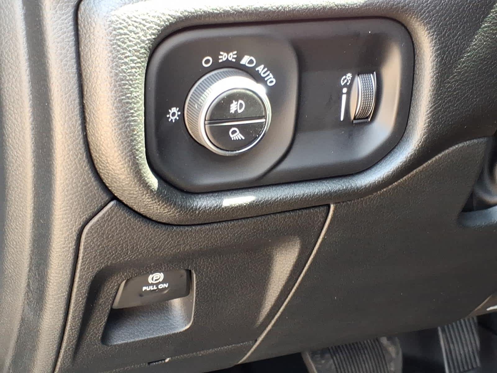 2026 RAM Ram 1500 RAM 1500 WARLOCK CREW CAB 4X4 5'7' BOX