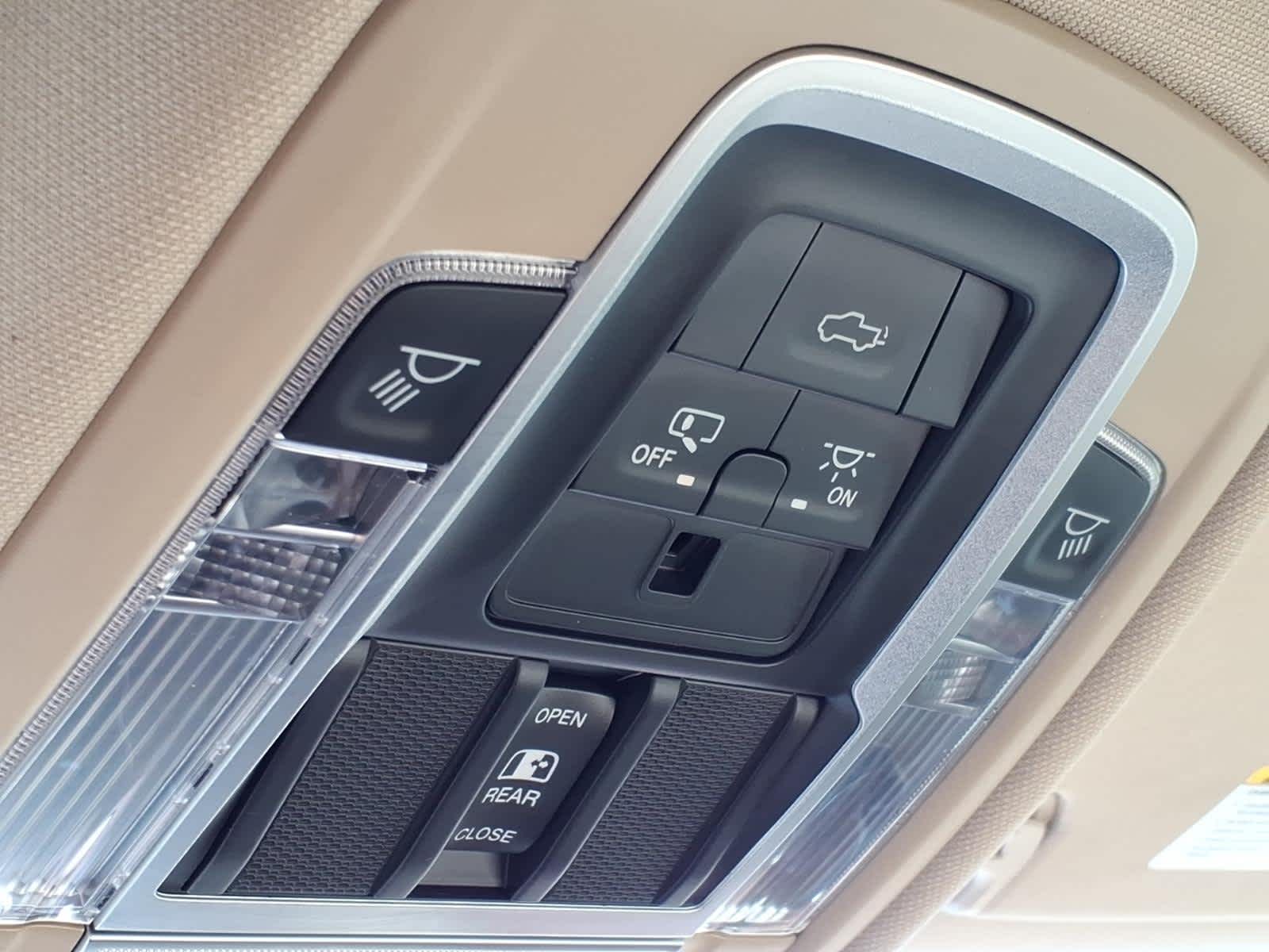 2021 RAM 1500 Laramie Crew Cab 4x4 5'7' Box