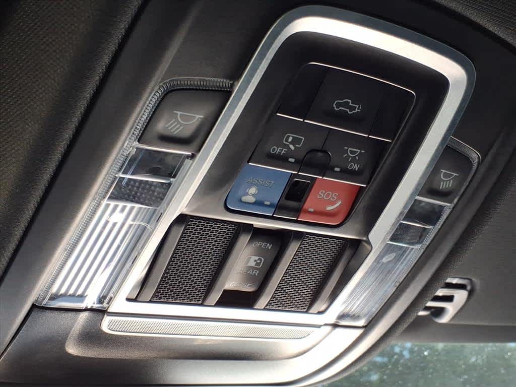 2023 RAM 1500 Laramie Crew Cab 4x4 5'7' Box