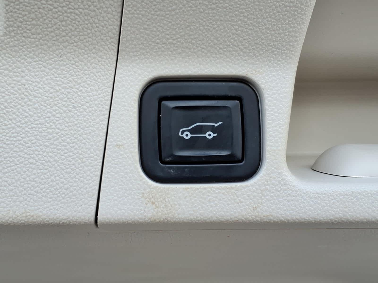 2021 GMC Acadia FWD Denali