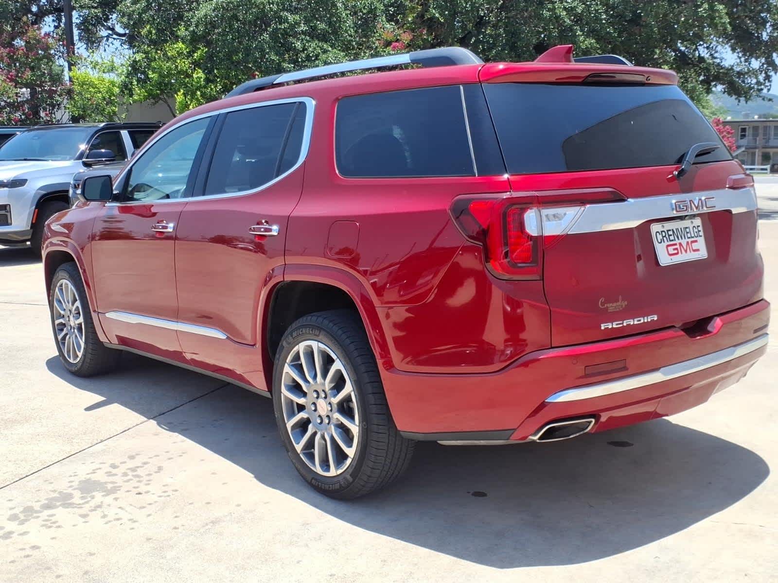 2023 GMC Acadia FWD Denali