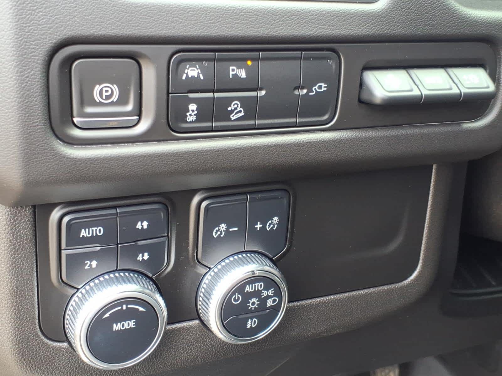 2021 GMC Yukon 4WD AT4