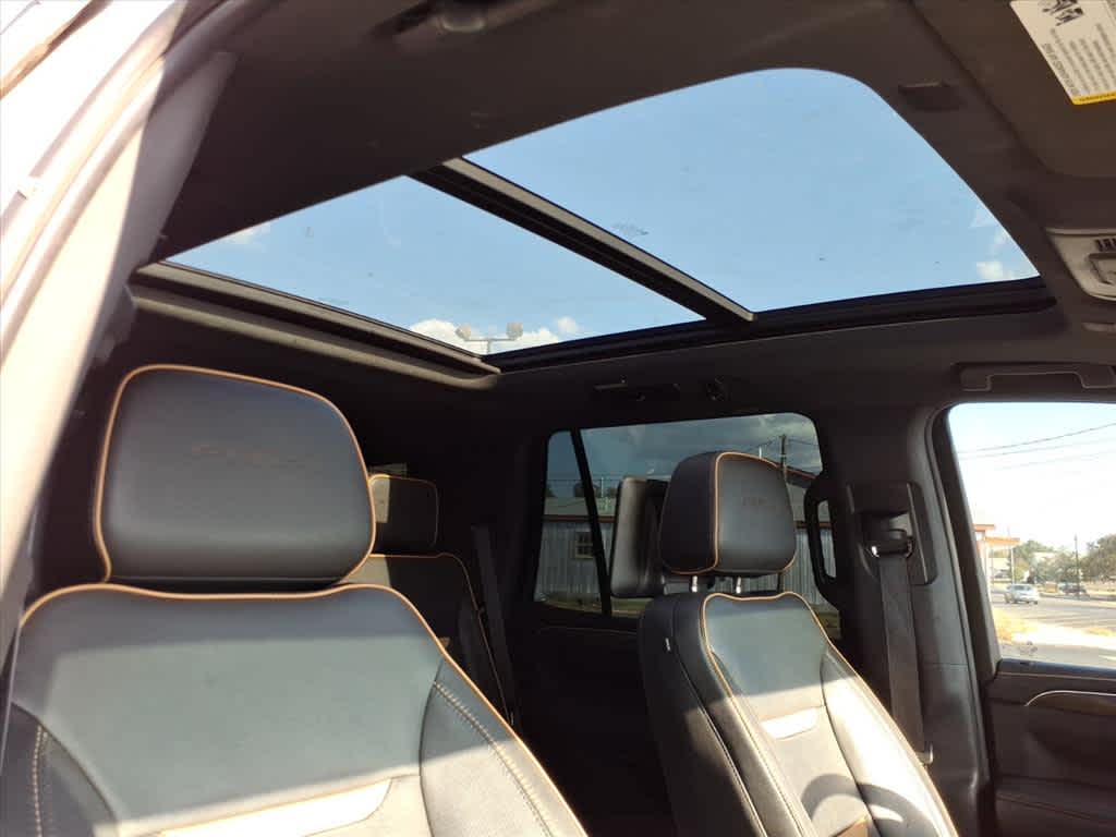 2022 GMC Yukon 4WD AT4