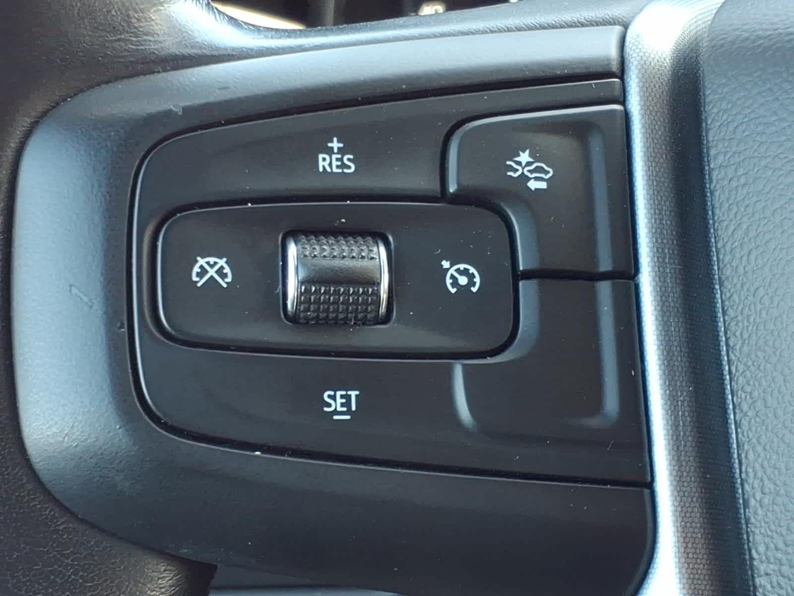 2023 GMC Yukon XL 4WD SLT