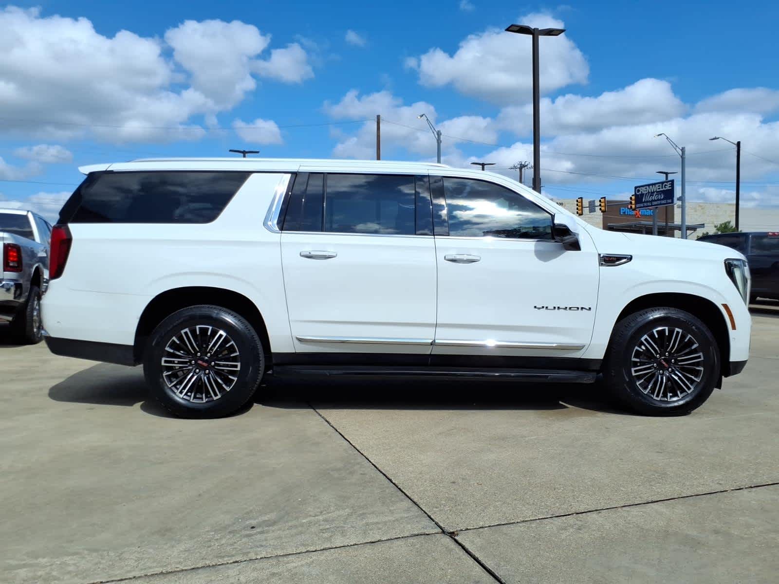 2025 GMC Yukon XL 4WD Elevation