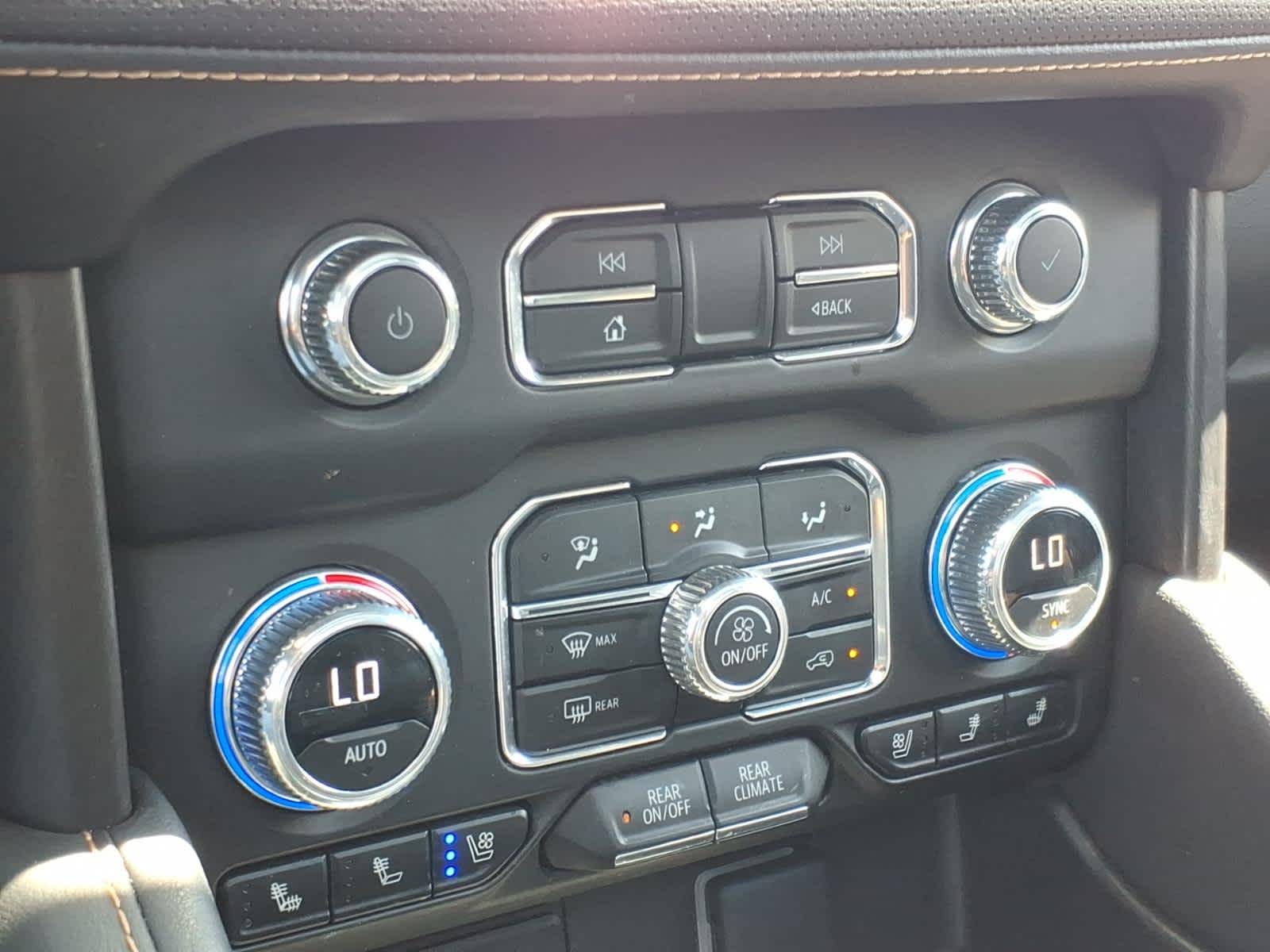 2023 GMC Yukon XL 4WD AT4