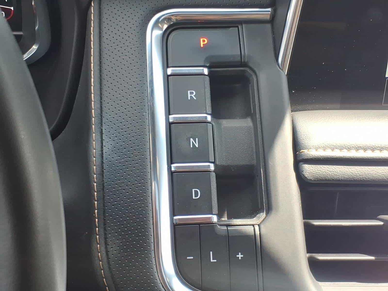 2023 GMC Yukon XL 4WD AT4