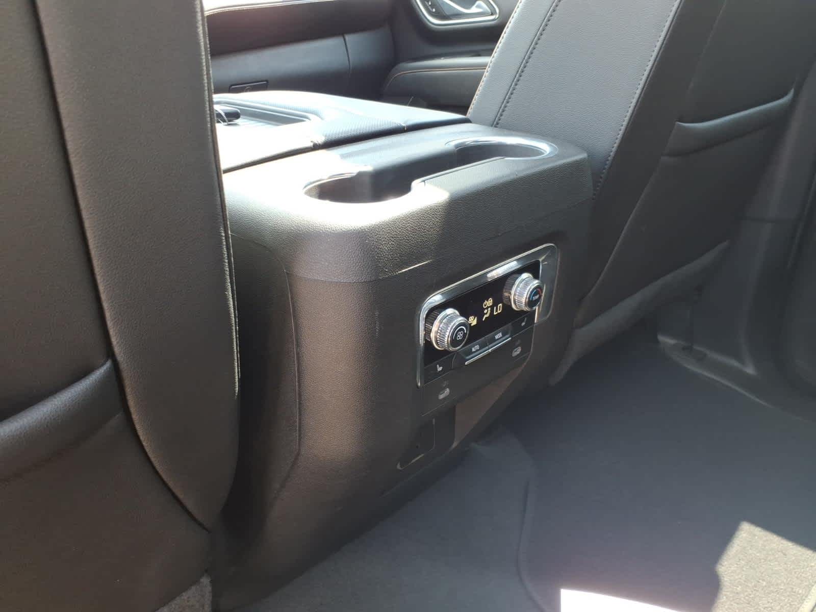 2023 GMC Yukon XL 4WD AT4