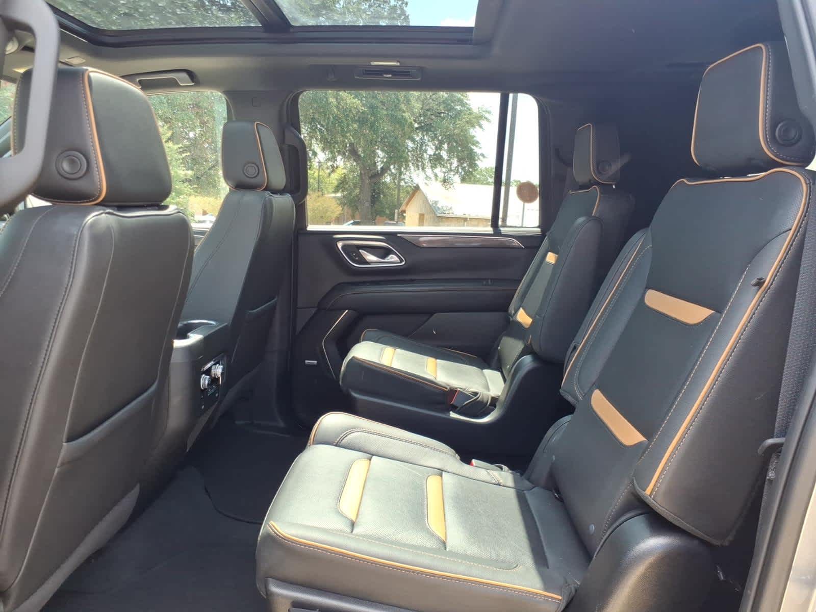 2023 GMC Yukon XL 4WD AT4