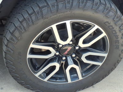 2023 GMC Yukon XL 4WD AT4