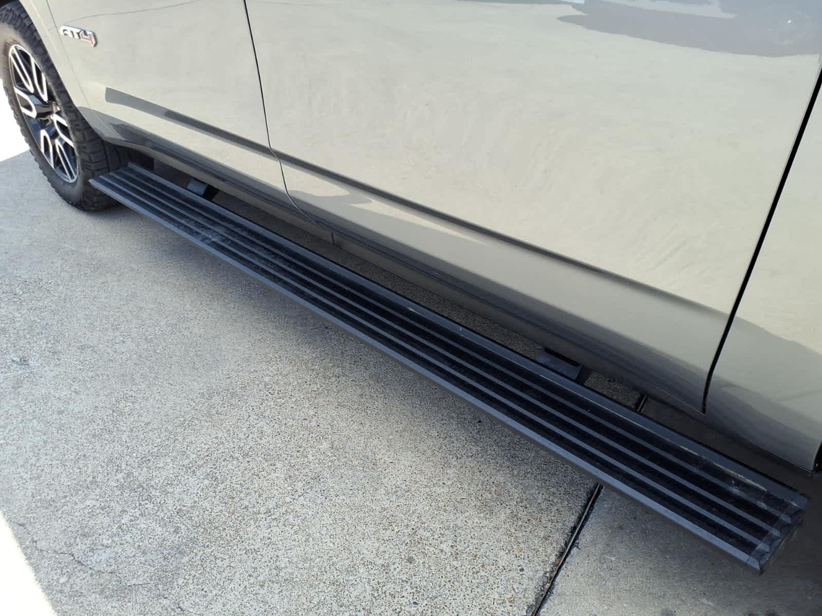 2023 GMC Yukon XL 4WD AT4