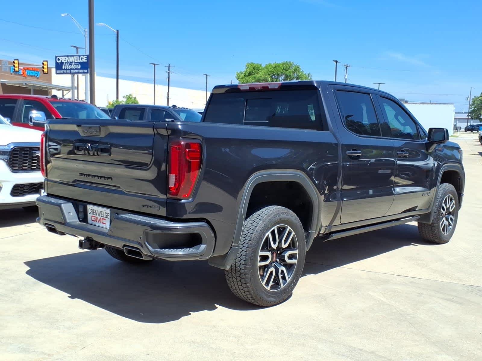 2023 GMC Sierra 1500 4WD Crew Cab Short Box AT4
