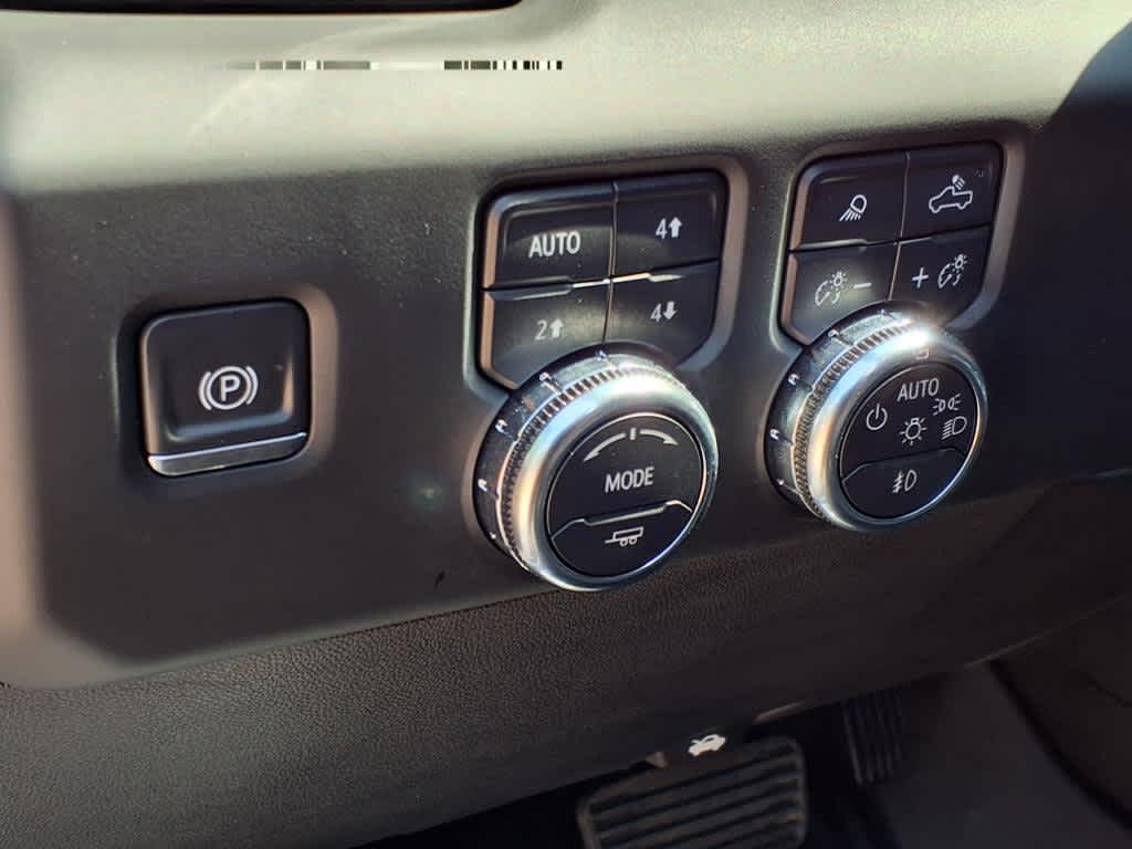 2024 GMC Sierra 1500 4WD Crew Cab Short Box AT4