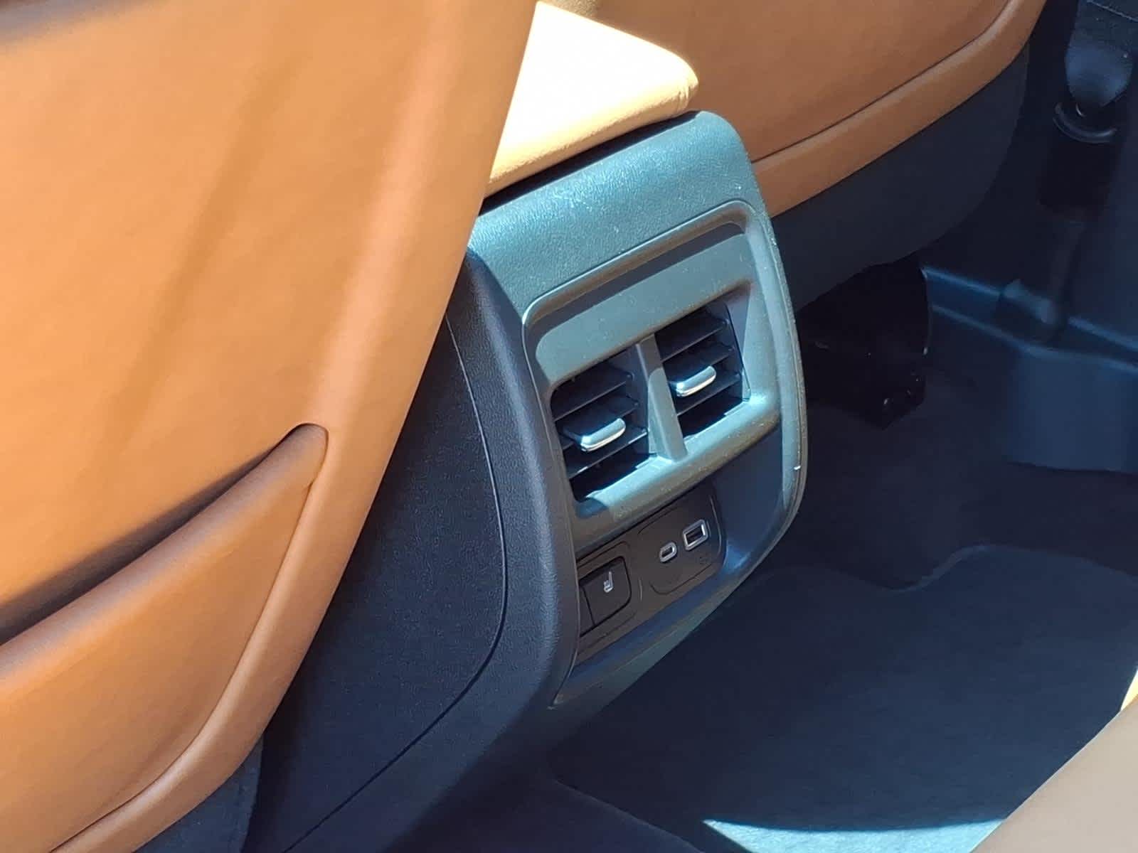 2024 Cadillac XT4 FWD Premium Luxury