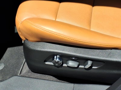 2024 Cadillac XT4 FWD Premium Luxury