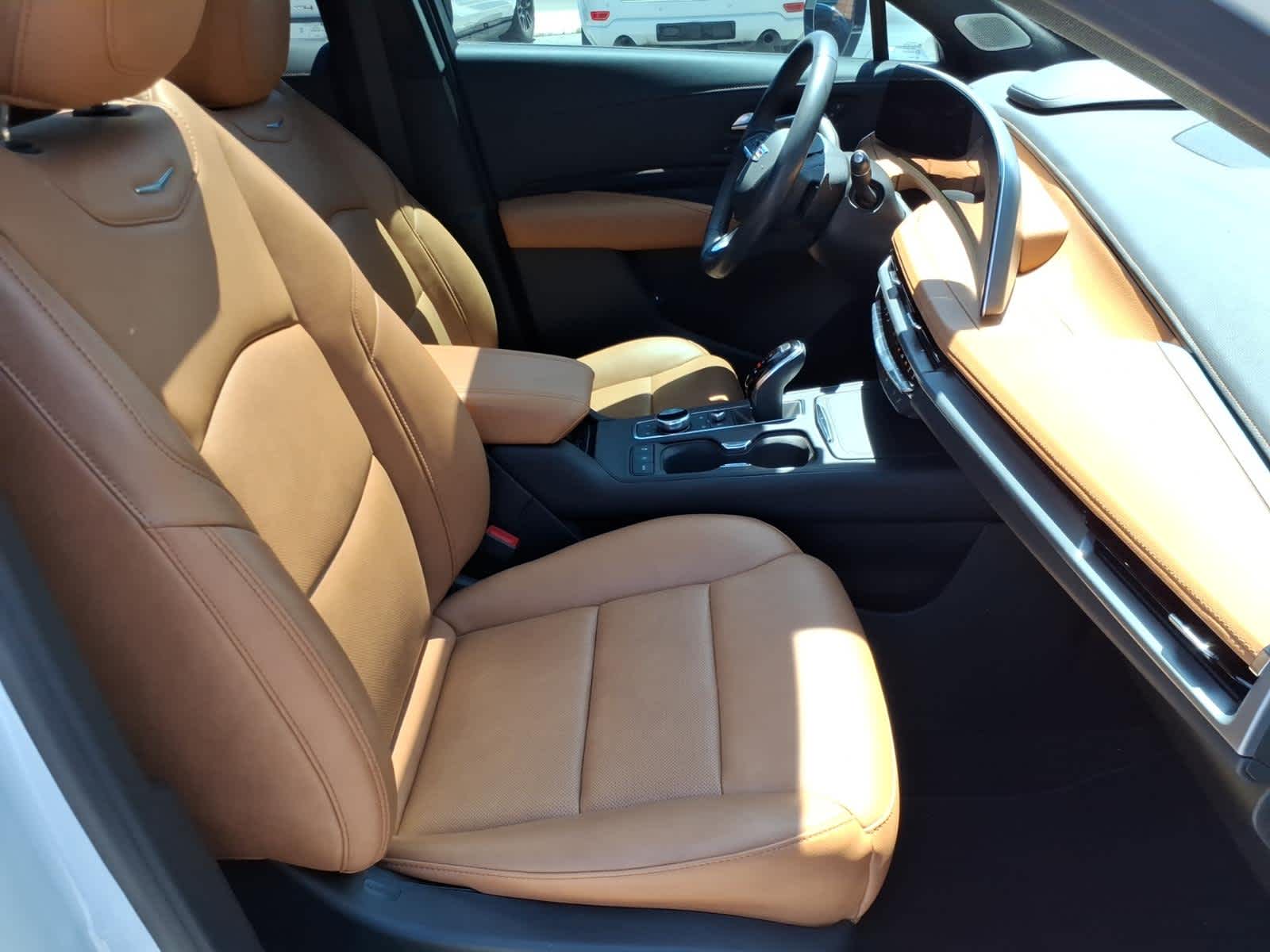 2024 Cadillac XT4 FWD Premium Luxury