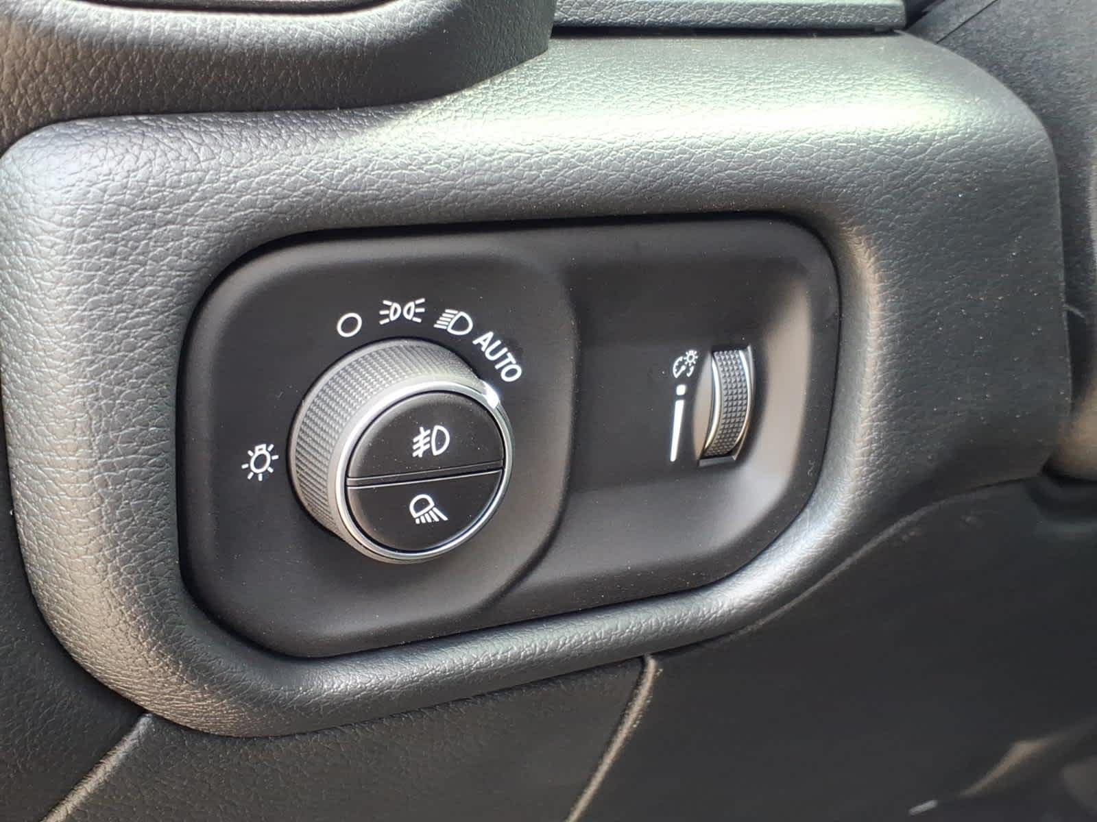 2026 RAM Ram 2500 RAM 2500 BLACK EXPRESS CREW CAB 4X4 6'4' BOX