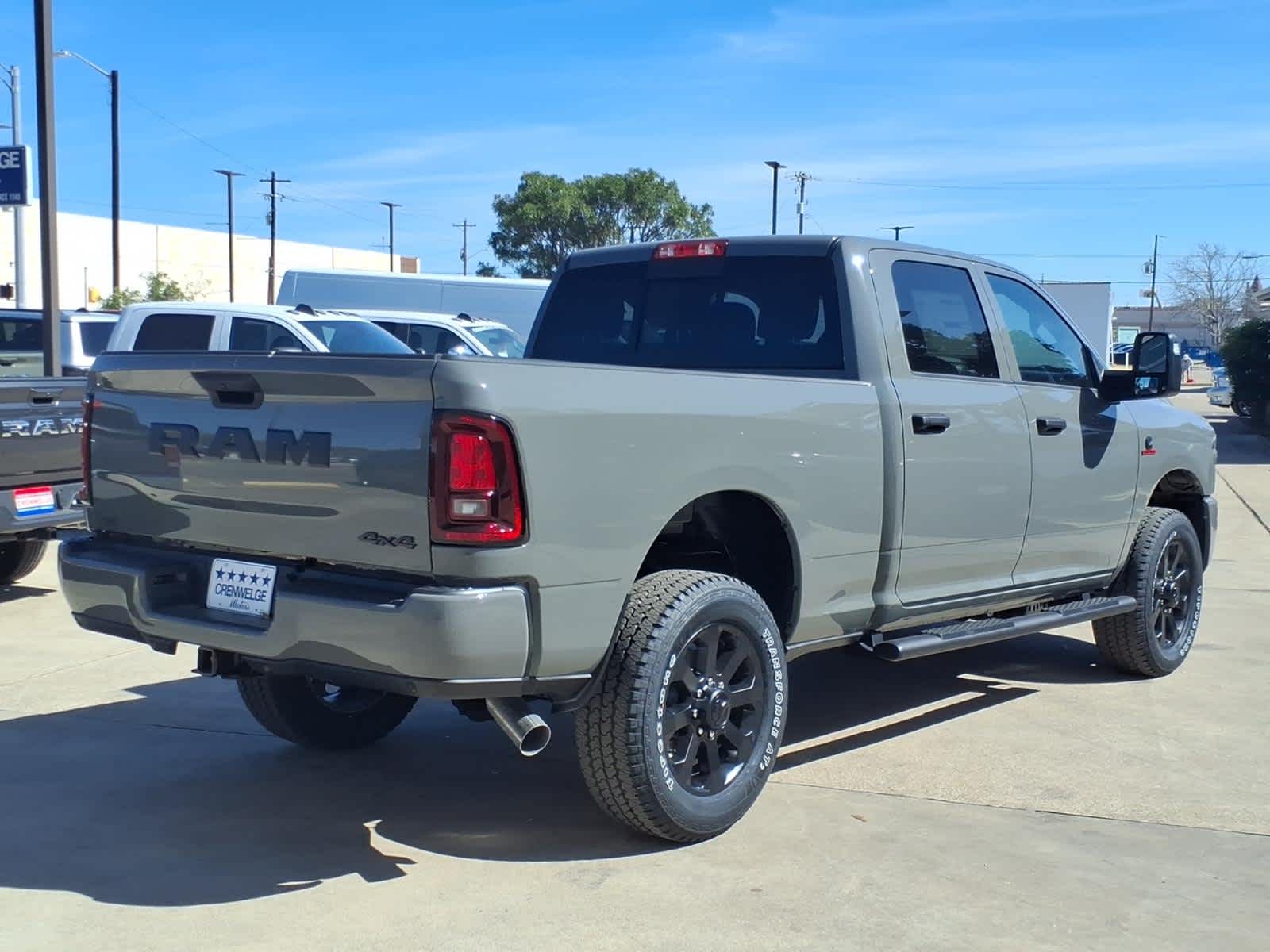 2026 RAM Ram 2500 RAM 2500 BLACK EXPRESS CREW CAB 4X4 6'4' BOX