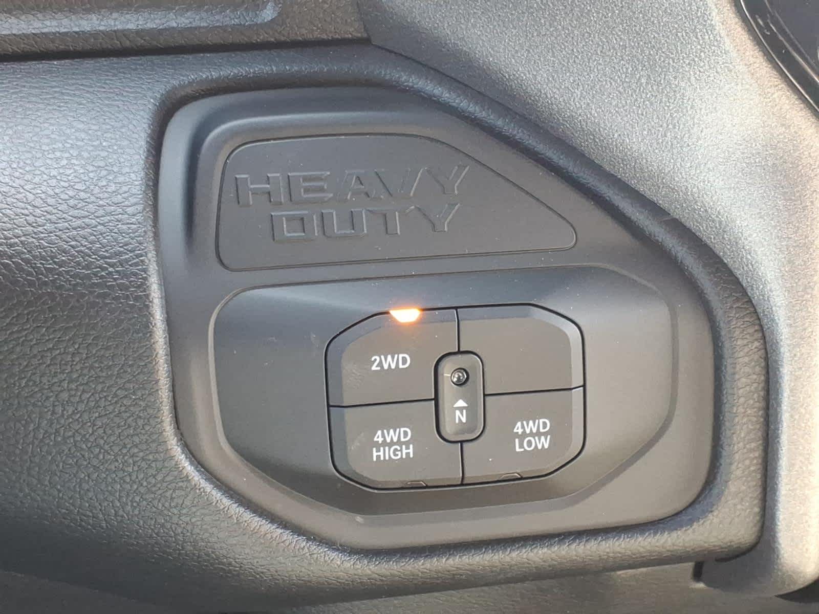 2026 RAM Ram 2500 RAM 2500 BLACK EXPRESS CREW CAB 4X4 6'4' BOX