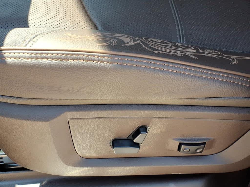 2026 RAM Ram 3500 RAM 3500 LIMITED LONGHORN CREW CAB 4X4 8' BOX