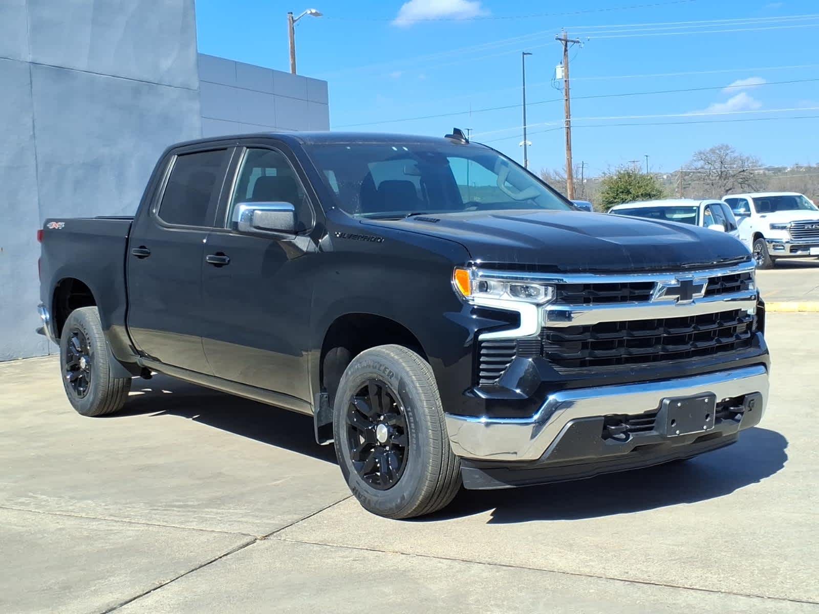 2023 Chevrolet Silverado 1500 4WD Crew Cab Standard Bed LT