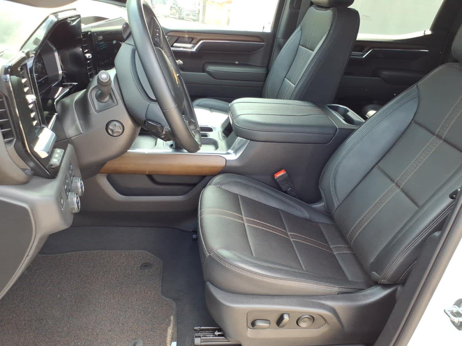 2023 Chevrolet Silverado 1500 4WD Crew Cab Short Bed High Country