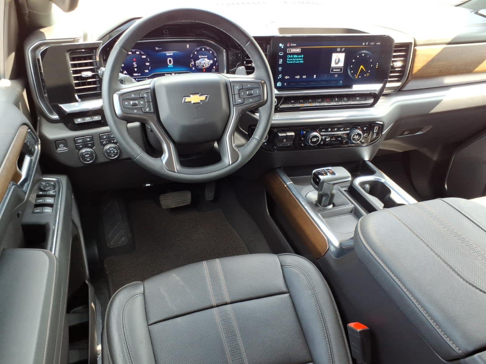 2023 Chevrolet Silverado 1500 4WD Crew Cab Short Bed High Country
