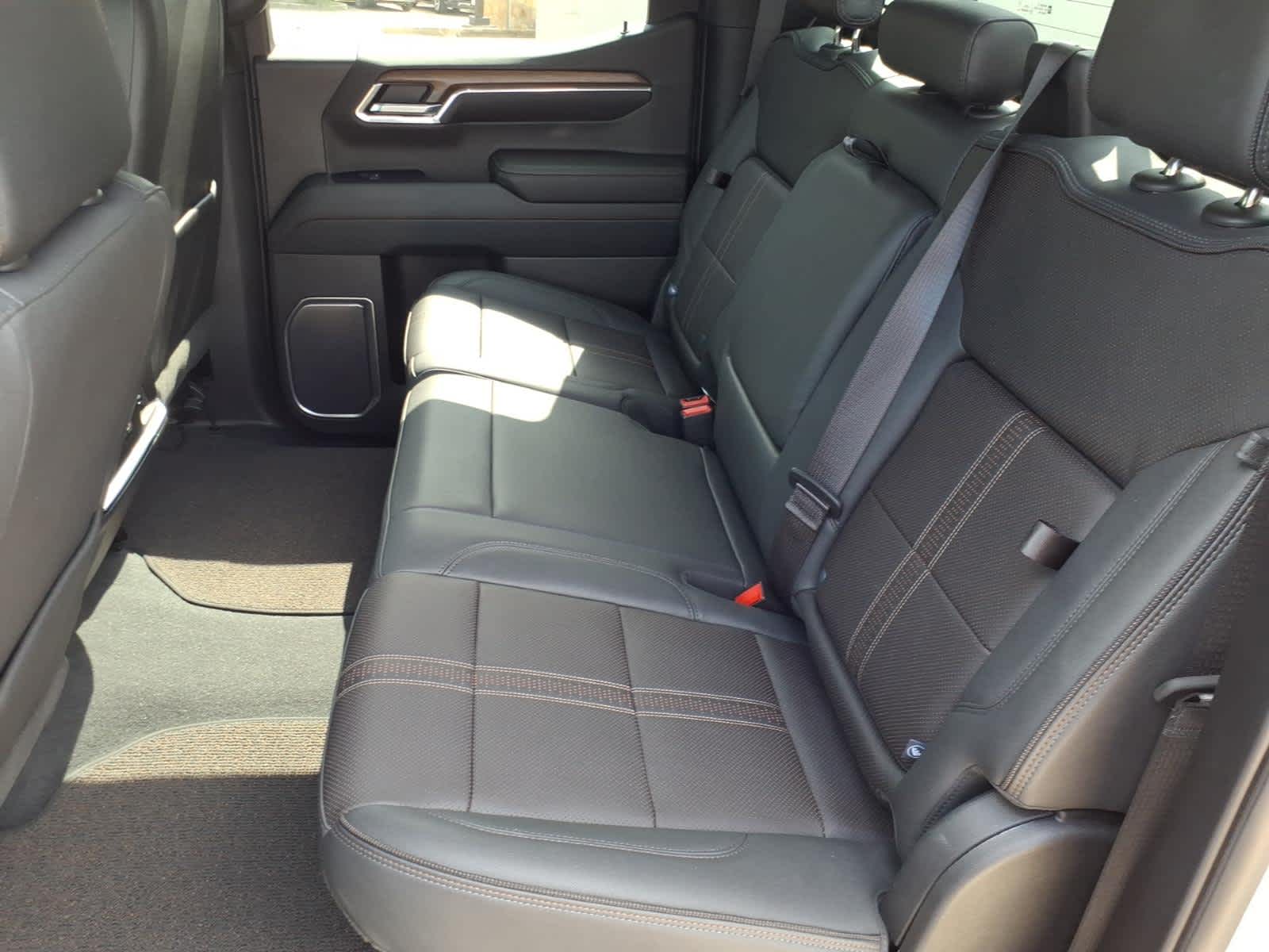 2023 Chevrolet Silverado 1500 4WD Crew Cab Short Bed High Country