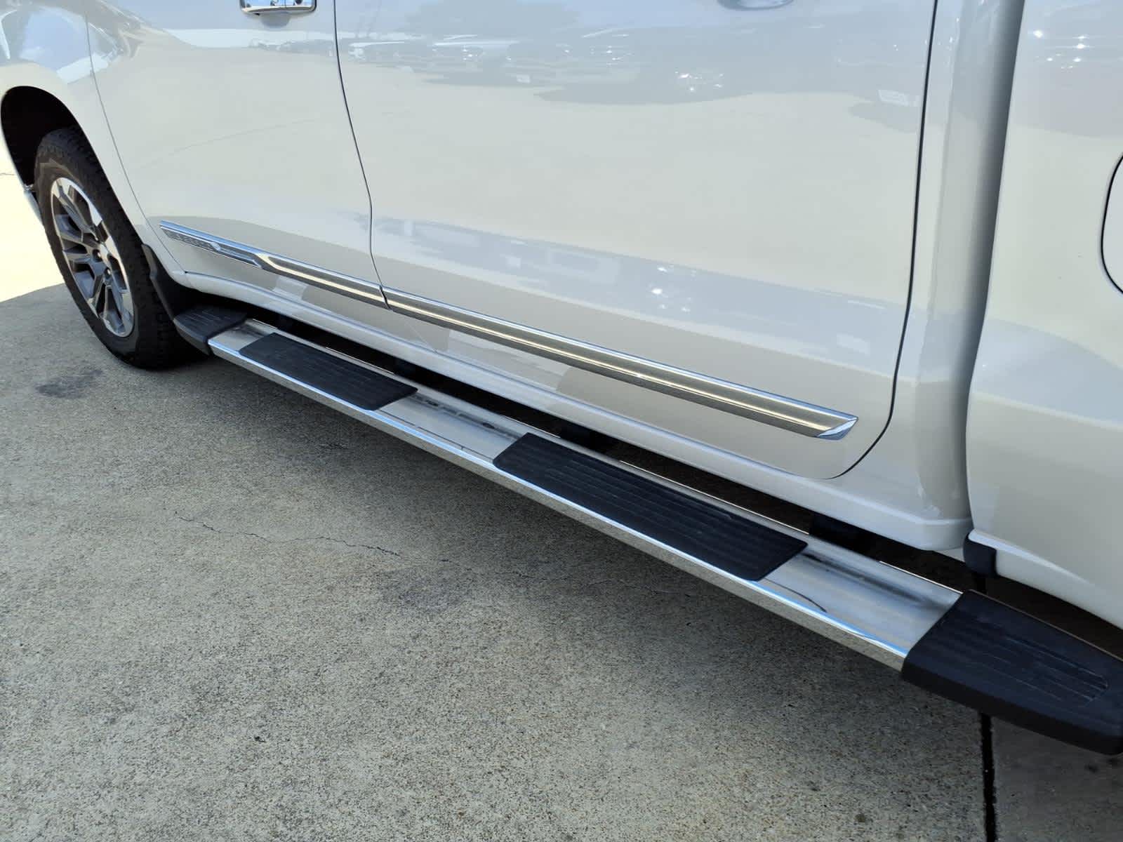 2023 Chevrolet Silverado 1500 4WD Crew Cab Short Bed High Country
