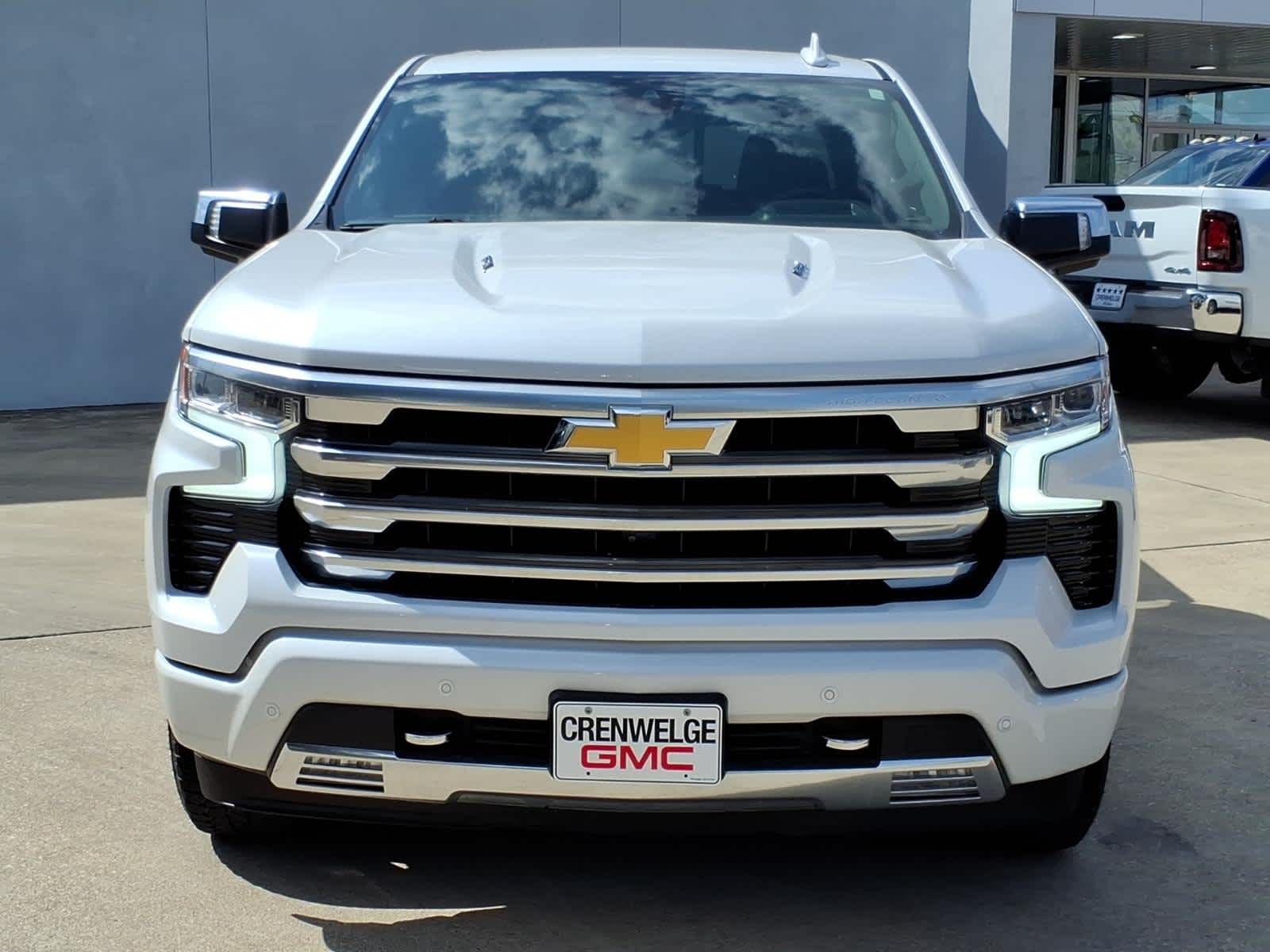 2023 Chevrolet Silverado 1500 4WD Crew Cab Short Bed High Country