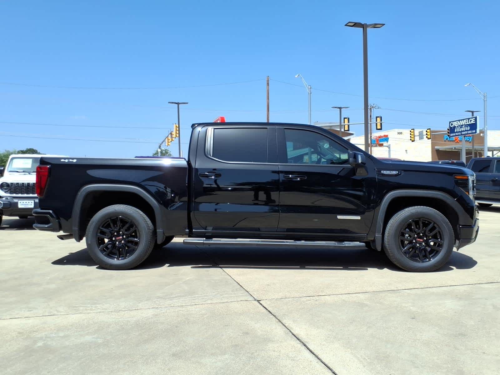 2025 GMC Sierra 1500 4WD Crew Cab Short Box Elevation with 3SB