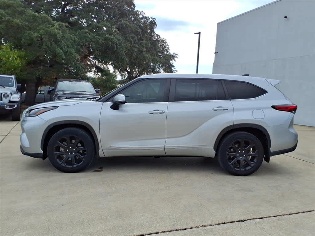 2023 Toyota Highlander LE